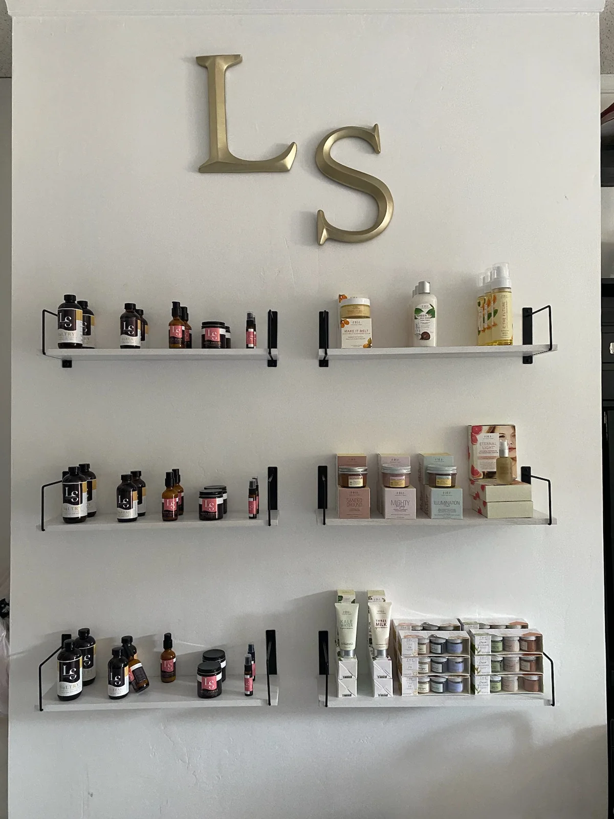 Luxurious Seductions — Retail environment